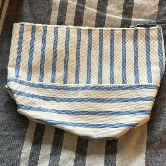 Vineyard vines Zip Pouch - Picture 2 of 4